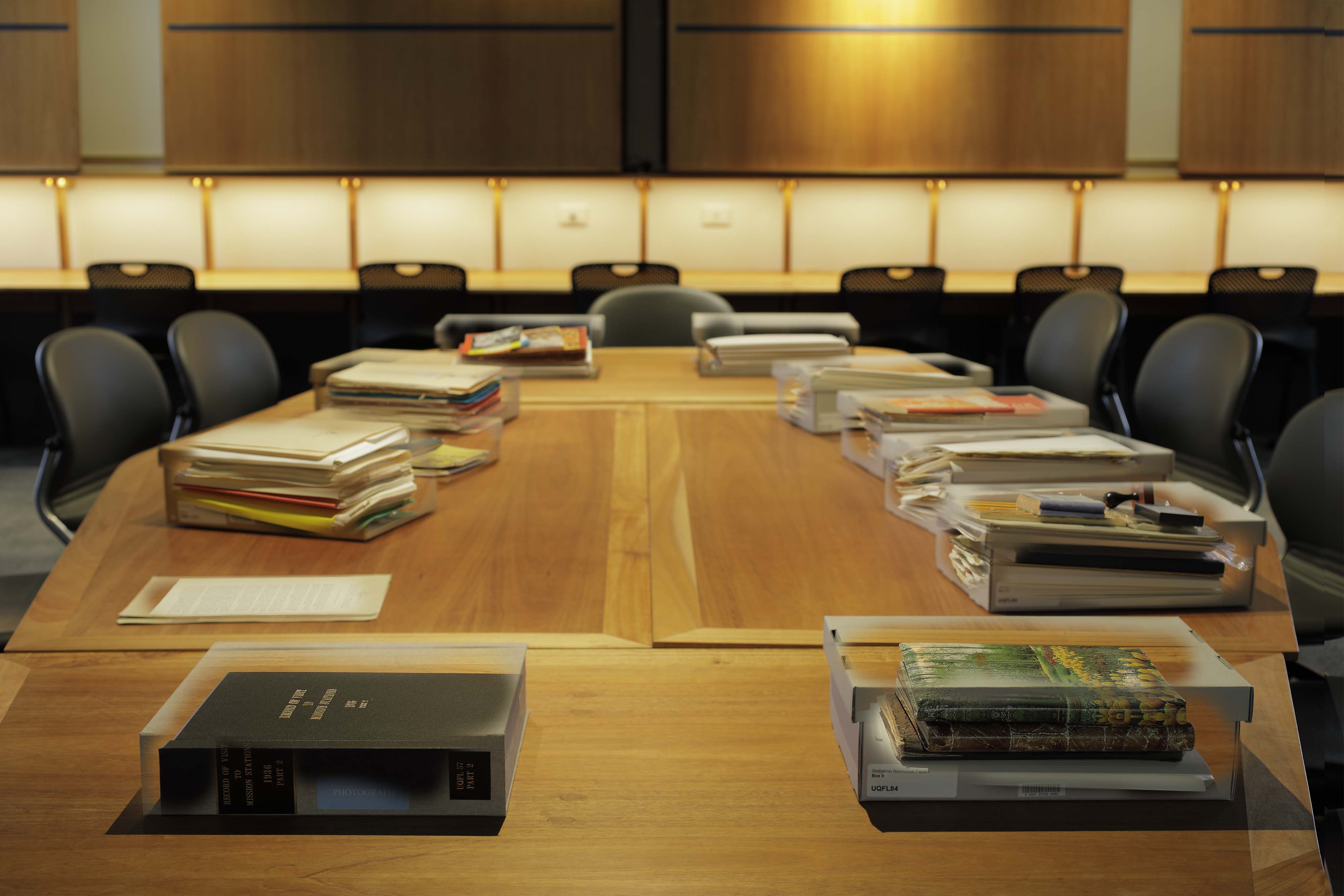 Uncovering manuscript collections in the Fryer Library teaching space. Photo by Andrew Yeo.